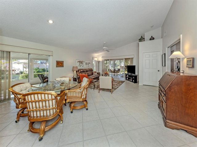 575 CLUBSIDE CIRCLE 35, Venice, FL 34293