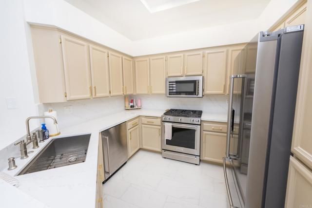 11376 Via Rancho San Diego Road F, El Cajon, CA 92019