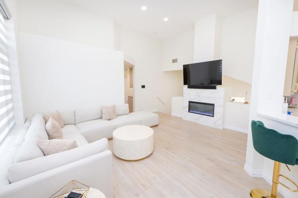 11376 Via Rancho San Diego Road F, El Cajon, CA 92019