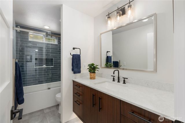 2527 211th Avenue E, Lake Tapps, WA 98391