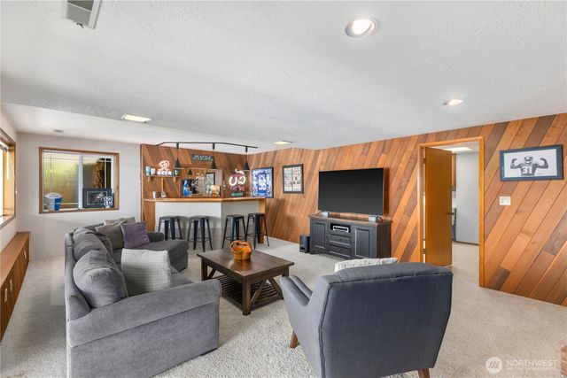 2527 211th Avenue E, Lake Tapps, WA 98391