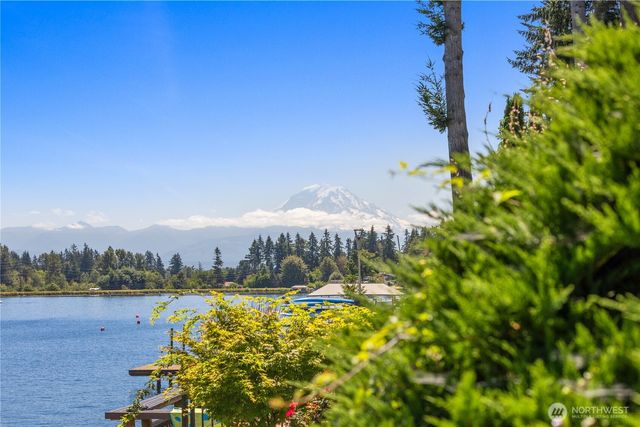 2527 211th Avenue E, Lake Tapps, WA 98391