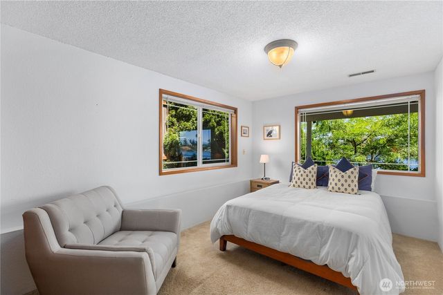 2527 211th Avenue E, Lake Tapps, WA 98391