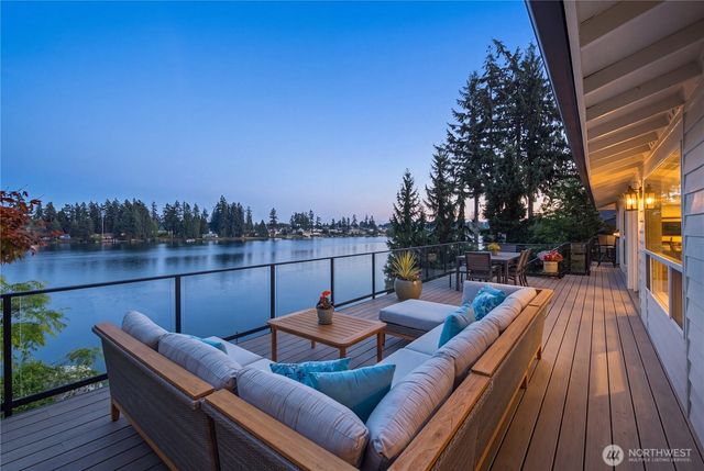 2527 211th Avenue E, Lake Tapps, WA 98391