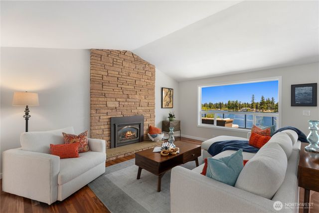 2527 211th Avenue E, Lake Tapps, WA 98391