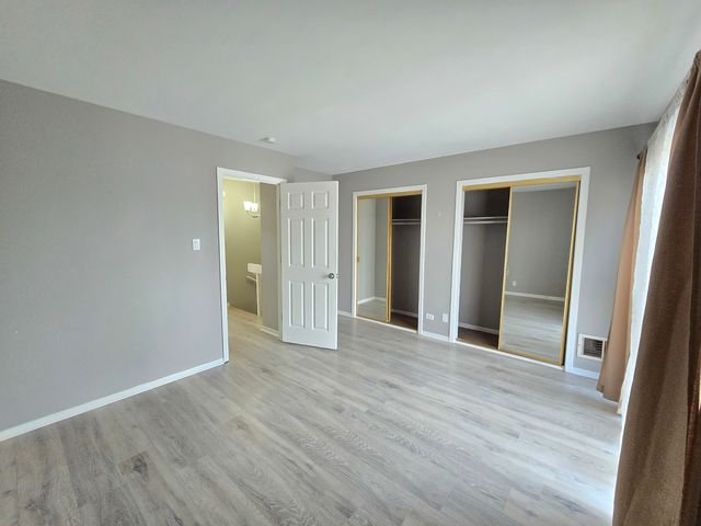 319 Meadow Green Lane, Round Lake Beach, IL 60073