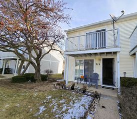 319 Meadow Green Lane, Round Lake Beach, IL 60073