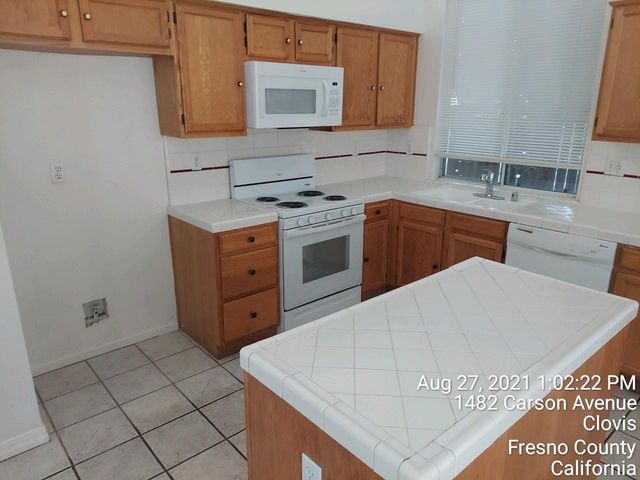 2837 Beverly Avenue, Clovis, CA 93611