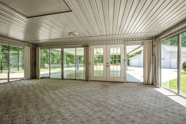 4251 Moss Hill Dr, Nunnelly, TN 37137