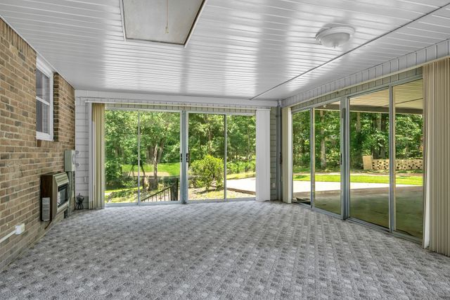 4251 Moss Hill Dr, Nunnelly, TN 37137