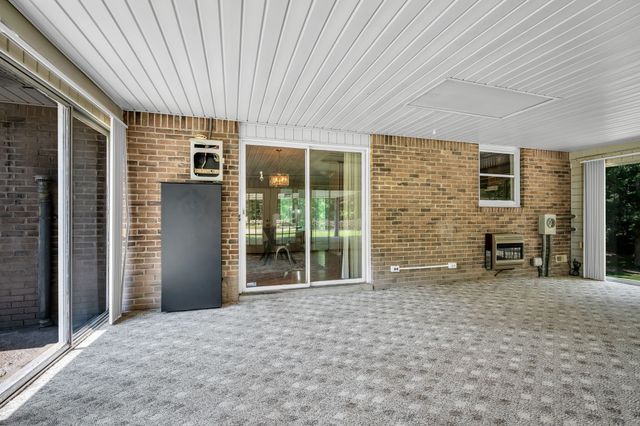 4251 Moss Hill Dr, Nunnelly, TN 37137