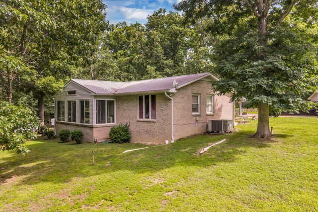 4251 Moss Hill Dr, Nunnelly, TN 37137