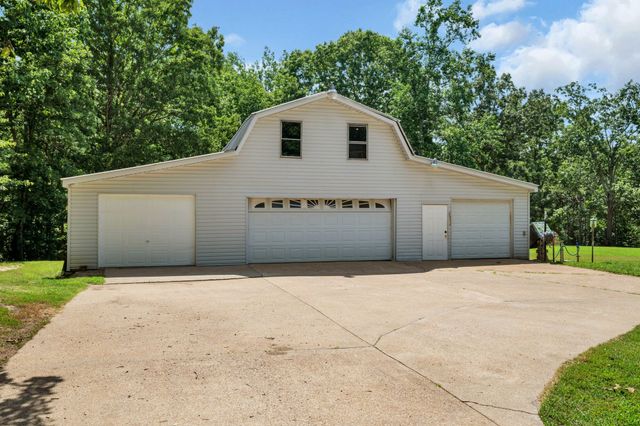 4251 Moss Hill Dr, Nunnelly, TN 37137
