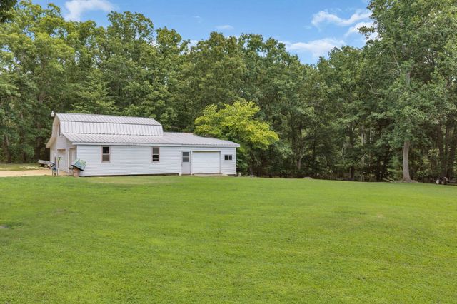 4251 Moss Hill Dr, Nunnelly, TN 37137