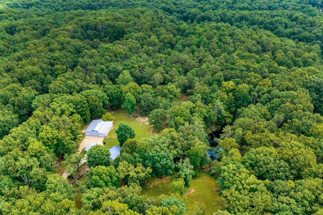 4251 Moss Hill Dr, Nunnelly, TN 37137