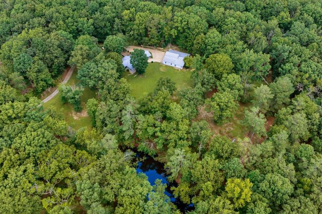4251 Moss Hill Dr, Nunnelly, TN 37137