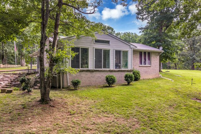 4251 Moss Hill Dr, Nunnelly, TN 37137