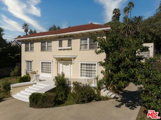 5231 Franklin Avenue, Los Angeles, CA 90027