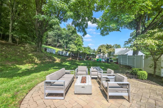 169 S Pascack Road, Nanuet, NY 10954