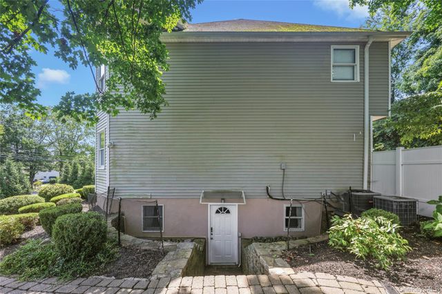 169 S Pascack Road, Nanuet, NY 10954
