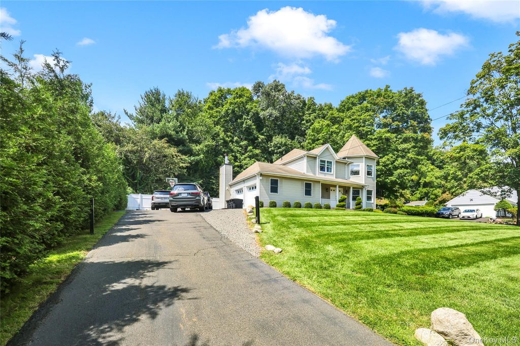 169 S Pascack Road, Nanuet, NY 10954 — photo 5