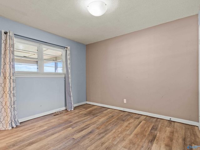 13 Pine Street, Decatur, AL 35603