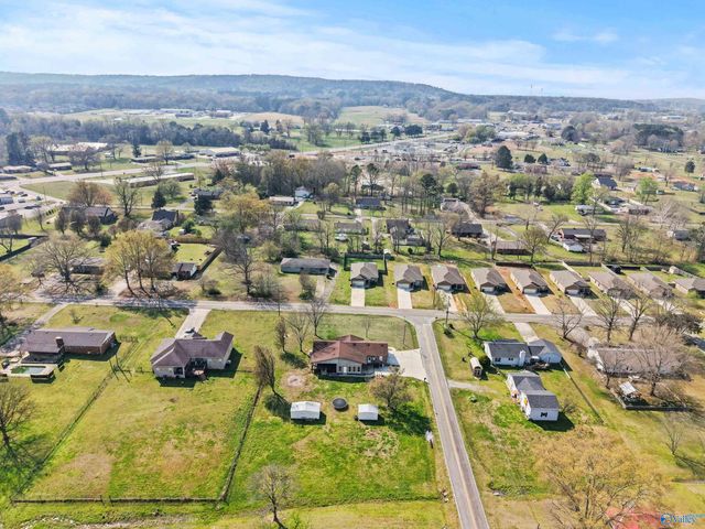 13 Pine Street, Decatur, AL 35603