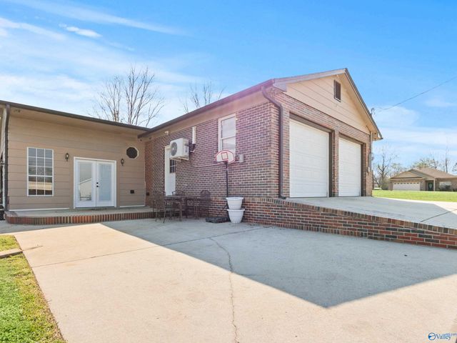 13 Pine Street, Decatur, AL 35603