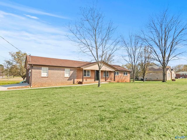 13 Pine Street, Decatur, AL 35603