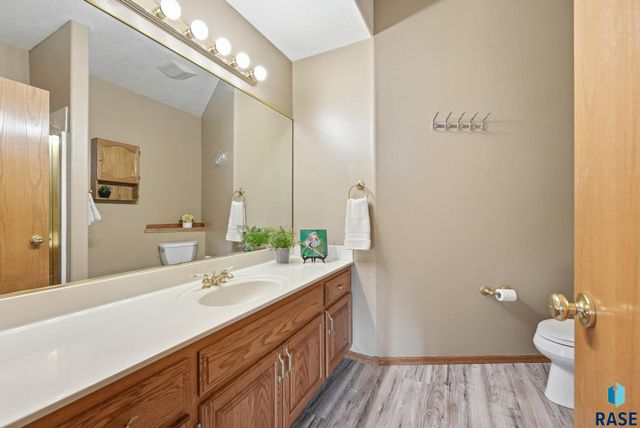 5316 E 28Th St Street, Sioux Falls, SD 57110