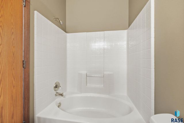 5316 E 28Th St Street, Sioux Falls, SD 57110