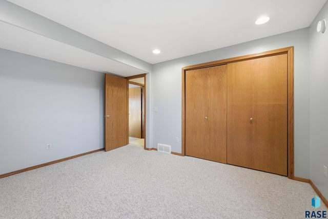 5316 E 28Th St Street, Sioux Falls, SD 57110