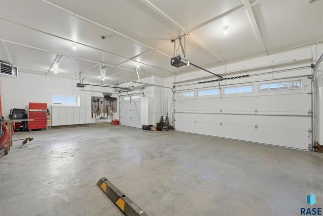 5316 E 28Th St Street, Sioux Falls, SD 57110