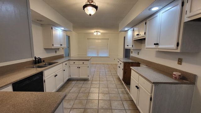 1466 FOX TRACE DR, Cordova, TN 38016