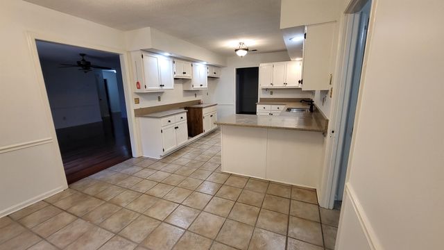 1466 FOX TRACE DR, Cordova, TN 38016