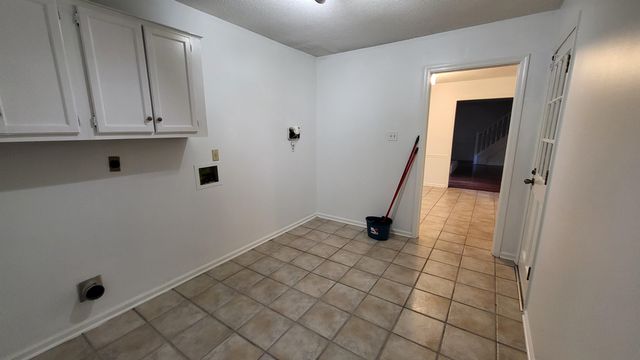 1466 FOX TRACE DR, Cordova, TN 38016