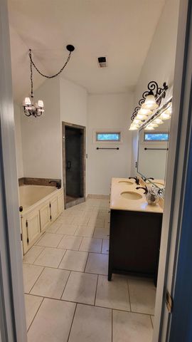 1466 FOX TRACE DR, Cordova, TN 38016