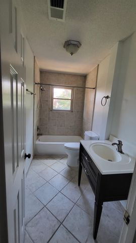 1466 FOX TRACE DR, Cordova, TN 38016