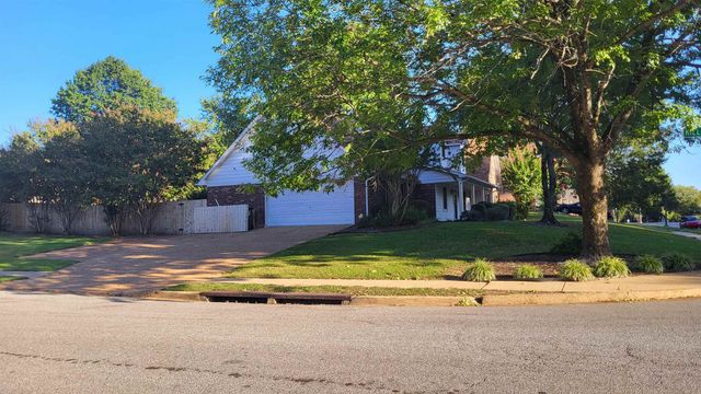 1466 FOX TRACE DR, Cordova, TN 38016