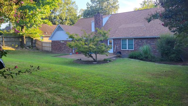 1466 FOX TRACE DR, Cordova, TN 38016