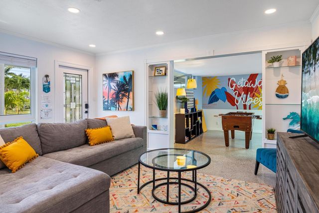 657 NW 30th Ct, Wilton Manors, FL 33311