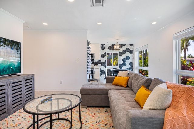 657 NW 30th Ct, Wilton Manors, FL 33311