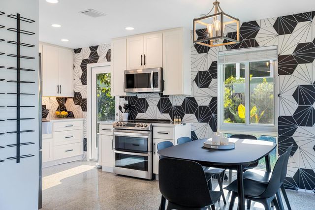 657 NW 30th Ct, Wilton Manors, FL 33311