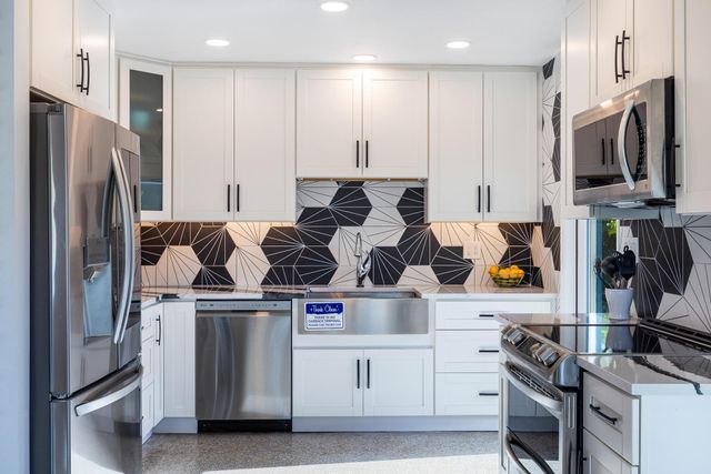 657 NW 30th Ct, Wilton Manors, FL 33311