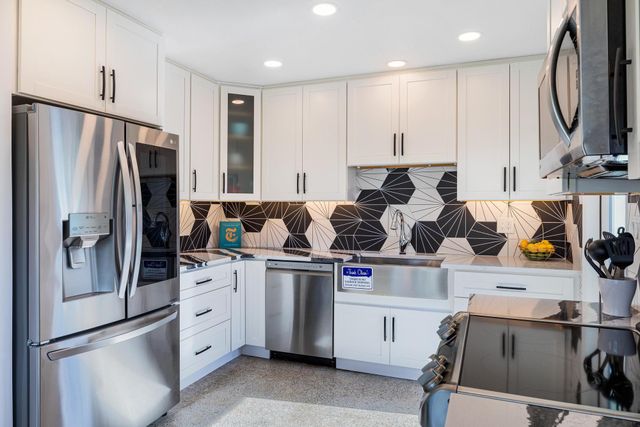 657 NW 30th Ct, Wilton Manors, FL 33311