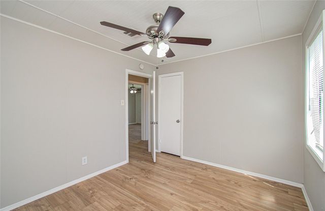 2802 Windsor Lane, Pasadena, TX 77506
