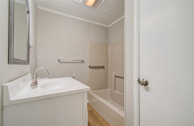 2802 Windsor Lane, Pasadena, TX 77506