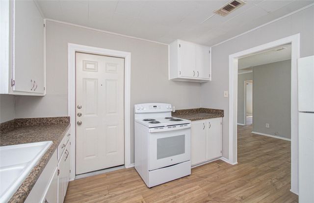 2802 Windsor Lane, Pasadena, TX 77506