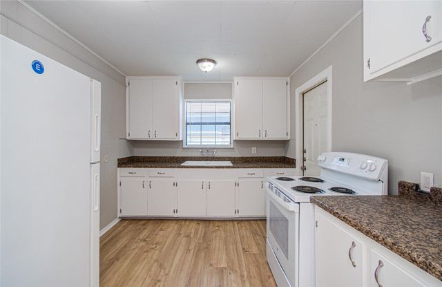 2802 Windsor Lane, Pasadena, TX 77506
