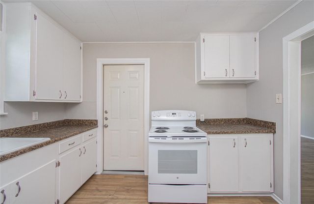 2802 Windsor Lane, Pasadena, TX 77506